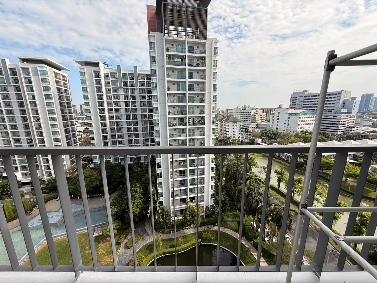 For RentCondoPattanakan, Srinakarin : FOR RENT 	The Parkland Srinakarin **Corner Room**Ready to Move in**