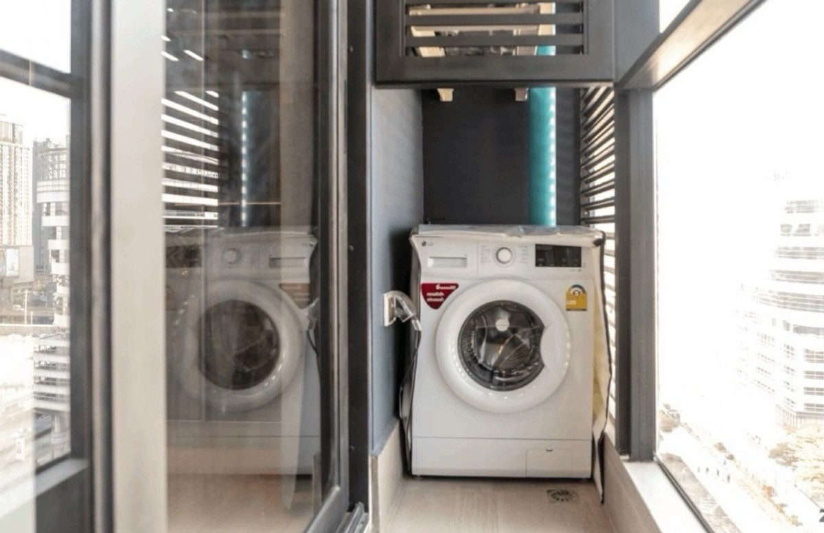 For RentCondoRama9, Petchburi, RCA : Condo for rent in NEW CBD near MRT Rama 9: One 9 Five Project: 1 bedroom, luxuriously decorated, only 350 m. to Central Rama9.