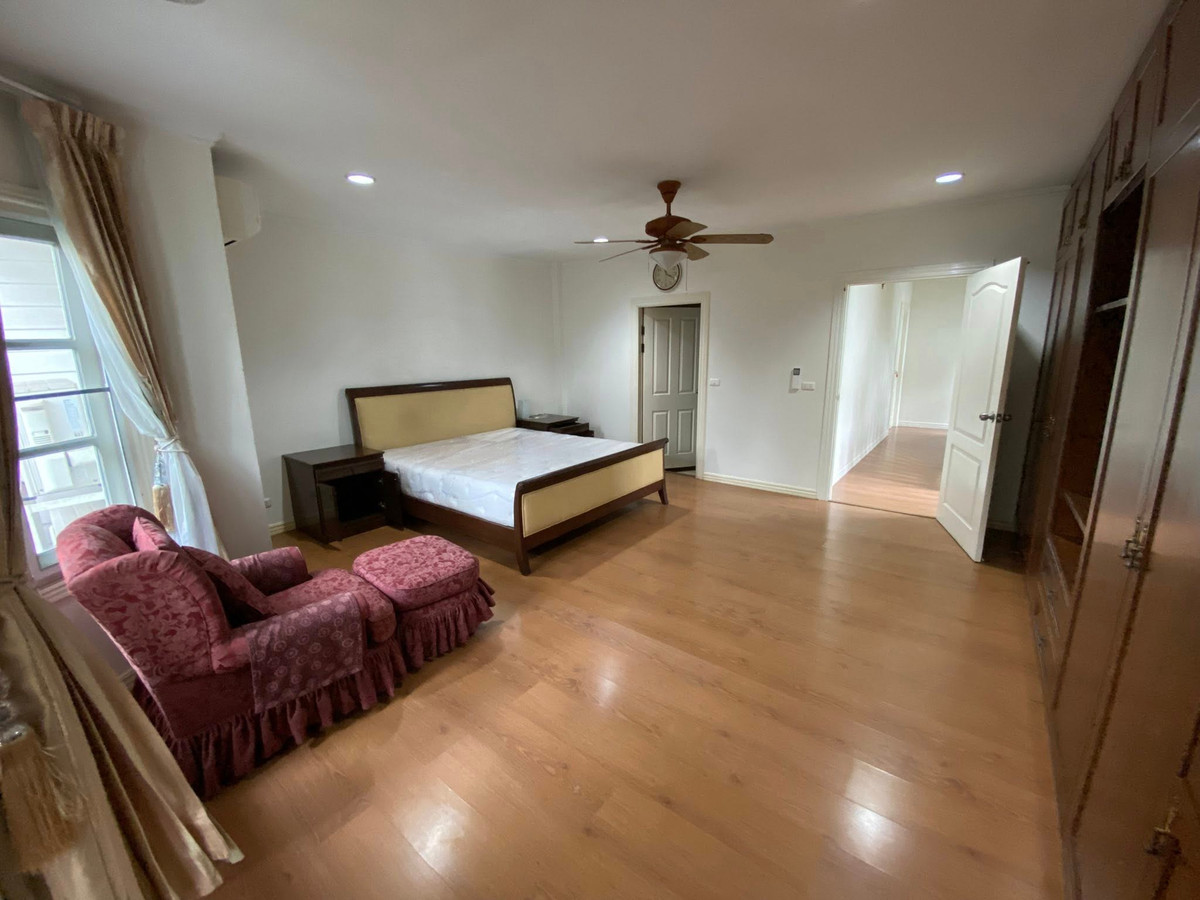 For SaleTownhomeBangna, Bearing, Lasalle : Fantasia Villa 2 / 4 bedrooms (sold with tenant), Fantasia Villa 2 / 4 bedrooms (SALE WITH TENANT) YOK108