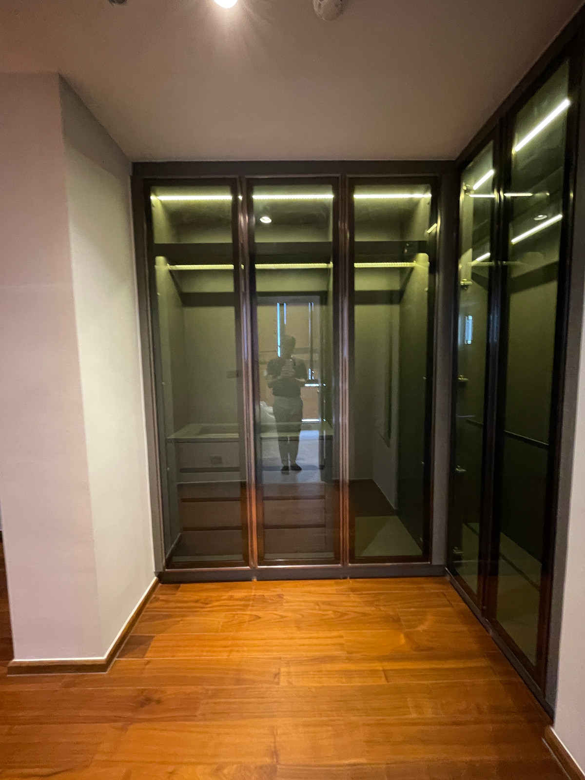 ขายคอนโดสาทร นราธิวาส : [ขาย] Rare Item! One Altitude เจริญกรุง คอนโด Ultra Luxury ความเป็นส่วนตัวสูงสุดเพียง 85 ยูนิต ใกล้ Shrewsbury International School เพียง 280 เมตร สัมผัสประสบการณ์การอยู่อาศัยที่เหนือระดับ บนทำเลศักยภาพ “เจริญกรุง-จันทน์“ ตอบโจทย์ครอบครัวยุคใหม่