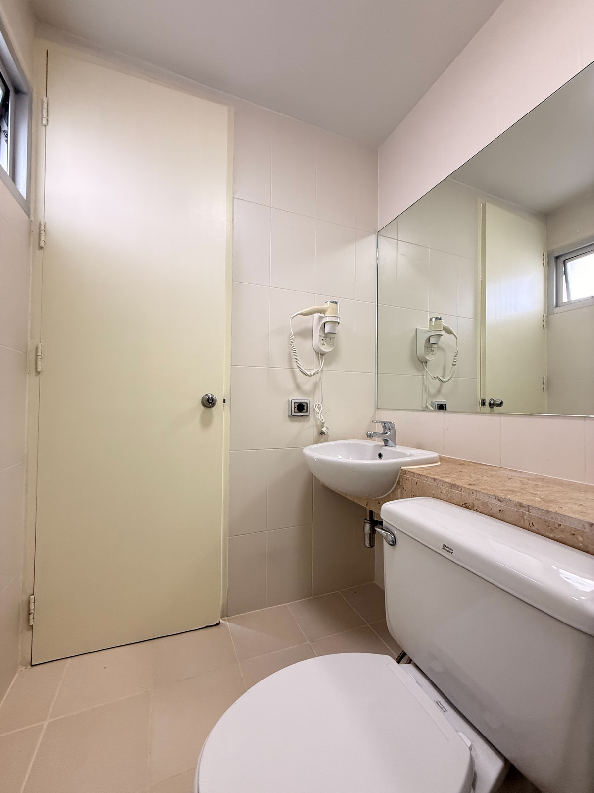 For RentCondoPattanakan, Srinakarin : FOR RENT 	The Parkland Srinakarin **Corner Room**Ready to Move in**