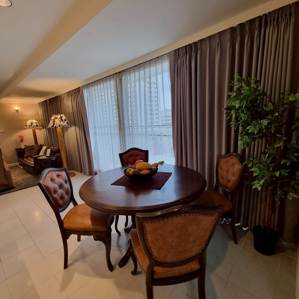 CondoSukhumvit, Asoke, Thonglor : ✨ Private kingdom 142 sq m in the heart of Sukhumvit 39✨ Wide area like living in a single house. With a 180 degree city view!📸