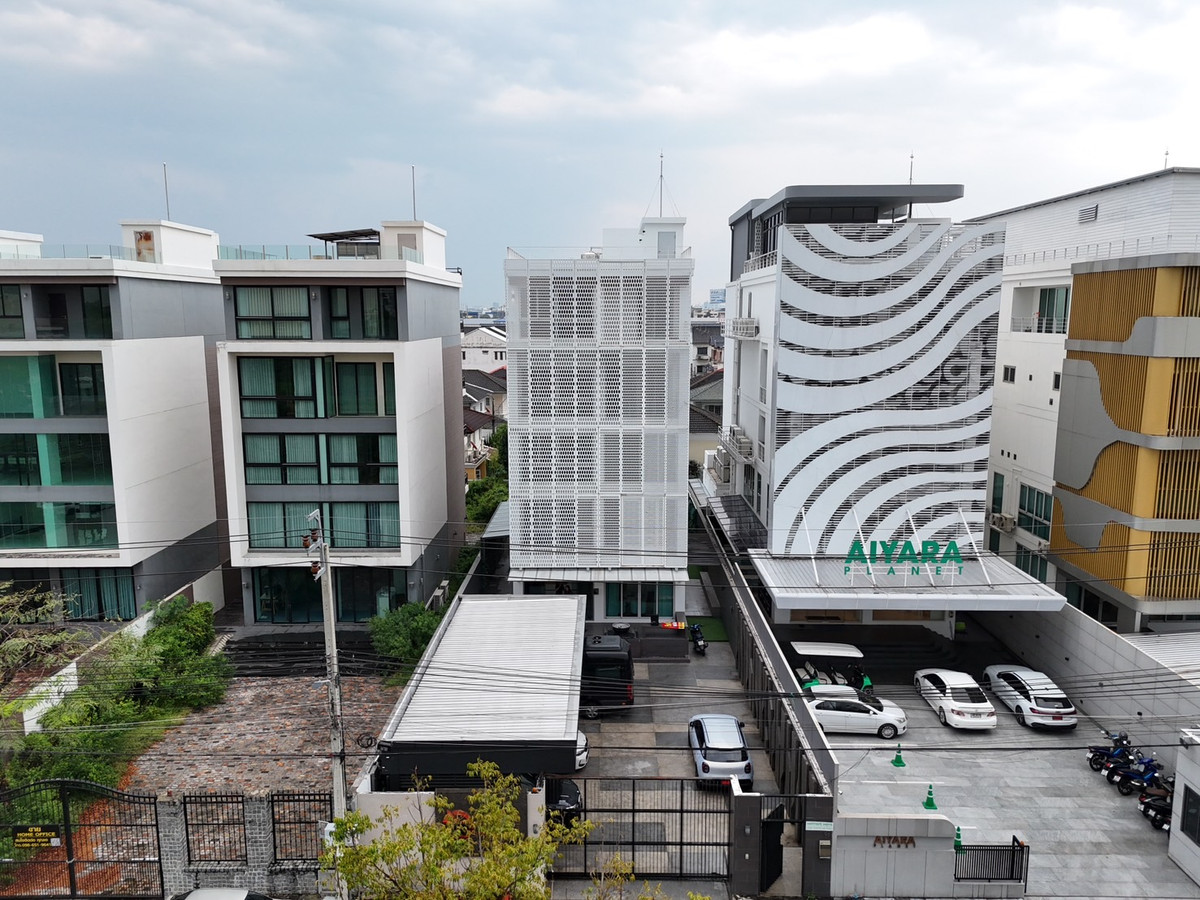 ขายบ้านโชคชัย4 ลาดพร้าว71 : ขายHome Office 5 ชั้น พร้อมลิฟท์ ติดห้างแบบเดินถึง — โซนเลียบด่วนรามอินทรา