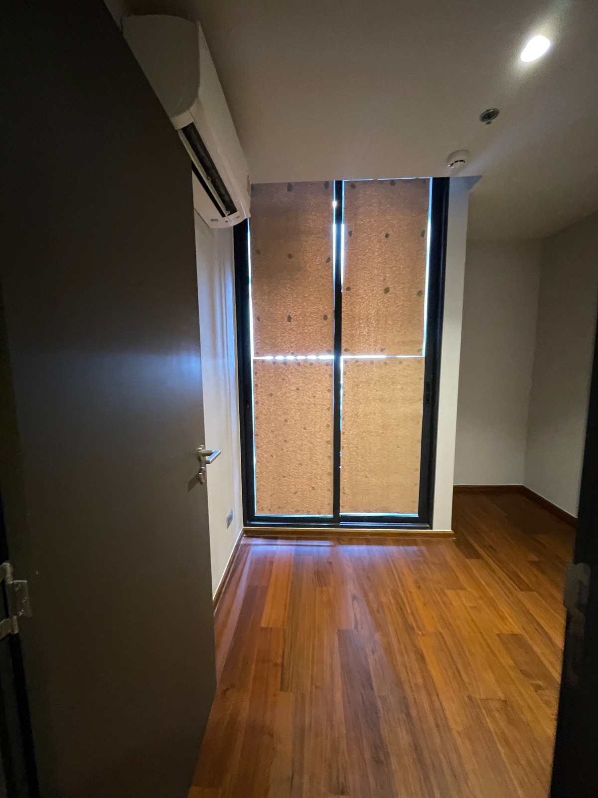 ขายคอนโดสาทร นราธิวาส : [ขาย] Rare Item! One Altitude เจริญกรุง คอนโด Ultra Luxury ความเป็นส่วนตัวสูงสุดเพียง 85 ยูนิต ใกล้ Shrewsbury International School เพียง 280 เมตร สัมผัสประสบการณ์การอยู่อาศัยที่เหนือระดับ บนทำเลศักยภาพ “เจริญกรุง-จันทน์“ ตอบโจทย์ครอบครัวยุคใหม่