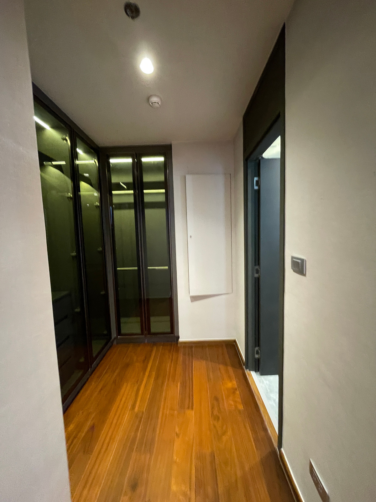 ขายคอนโดสาทร นราธิวาส : [ขาย] Rare Item! One Altitude เจริญกรุง คอนโด Ultra Luxury ความเป็นส่วนตัวสูงสุดเพียง 85 ยูนิต ใกล้ Shrewsbury International School เพียง 280 เมตร สัมผัสประสบการณ์การอยู่อาศัยที่เหนือระดับ บนทำเลศักยภาพ “เจริญกรุง-จันทน์“ ตอบโจทย์ครอบครัวยุคใหม่