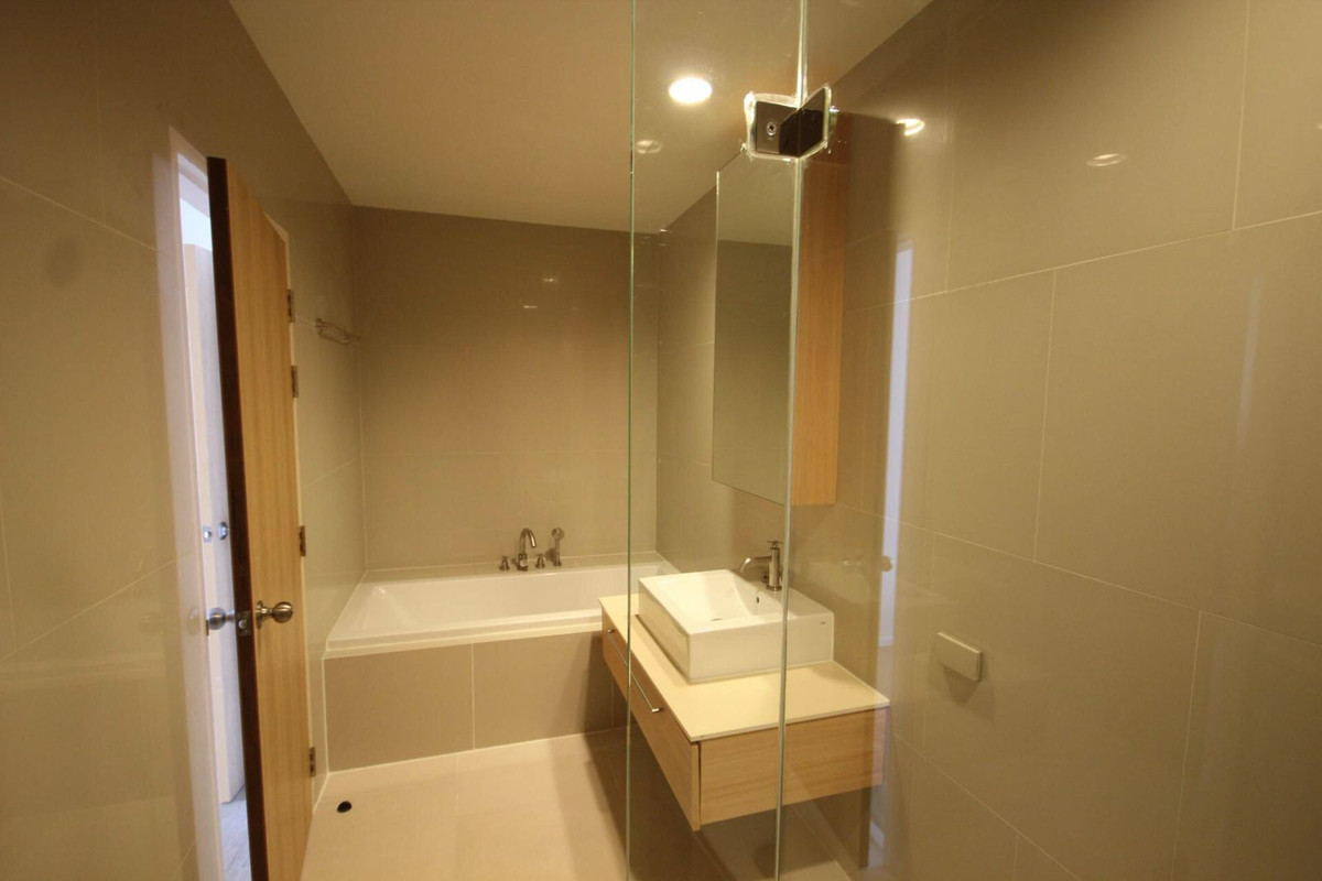 For SaleCondoLadprao, Central Ladprao : SALE 3-Bedroom unit at The Issara Ladprao, Contact 062-496-6454