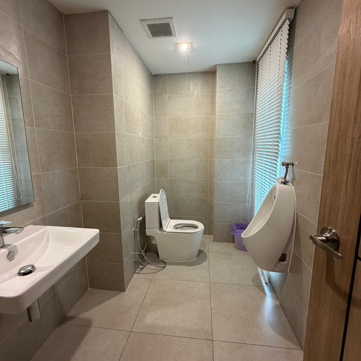 ขายบ้านโชคชัย4 ลาดพร้าว71 : ขายHome Office 5 ชั้น พร้อมลิฟท์ ติดห้างแบบเดินถึง — โซนเลียบด่วนรามอินทรา