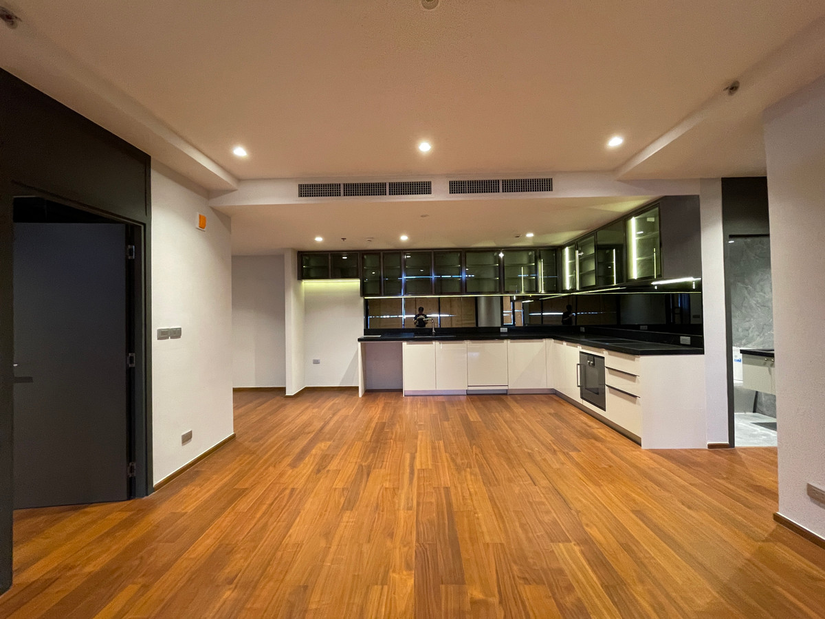 ขายคอนโดสาทร นราธิวาส : [ขาย] Rare Item! One Altitude เจริญกรุง คอนโด Ultra Luxury ความเป็นส่วนตัวสูงสุดเพียง 85 ยูนิต ใกล้ Shrewsbury International School เพียง 280 เมตร สัมผัสประสบการณ์การอยู่อาศัยที่เหนือระดับ บนทำเลศักยภาพ “เจริญกรุง-จันทน์“ ตอบโจทย์ครอบครัวยุคใหม่