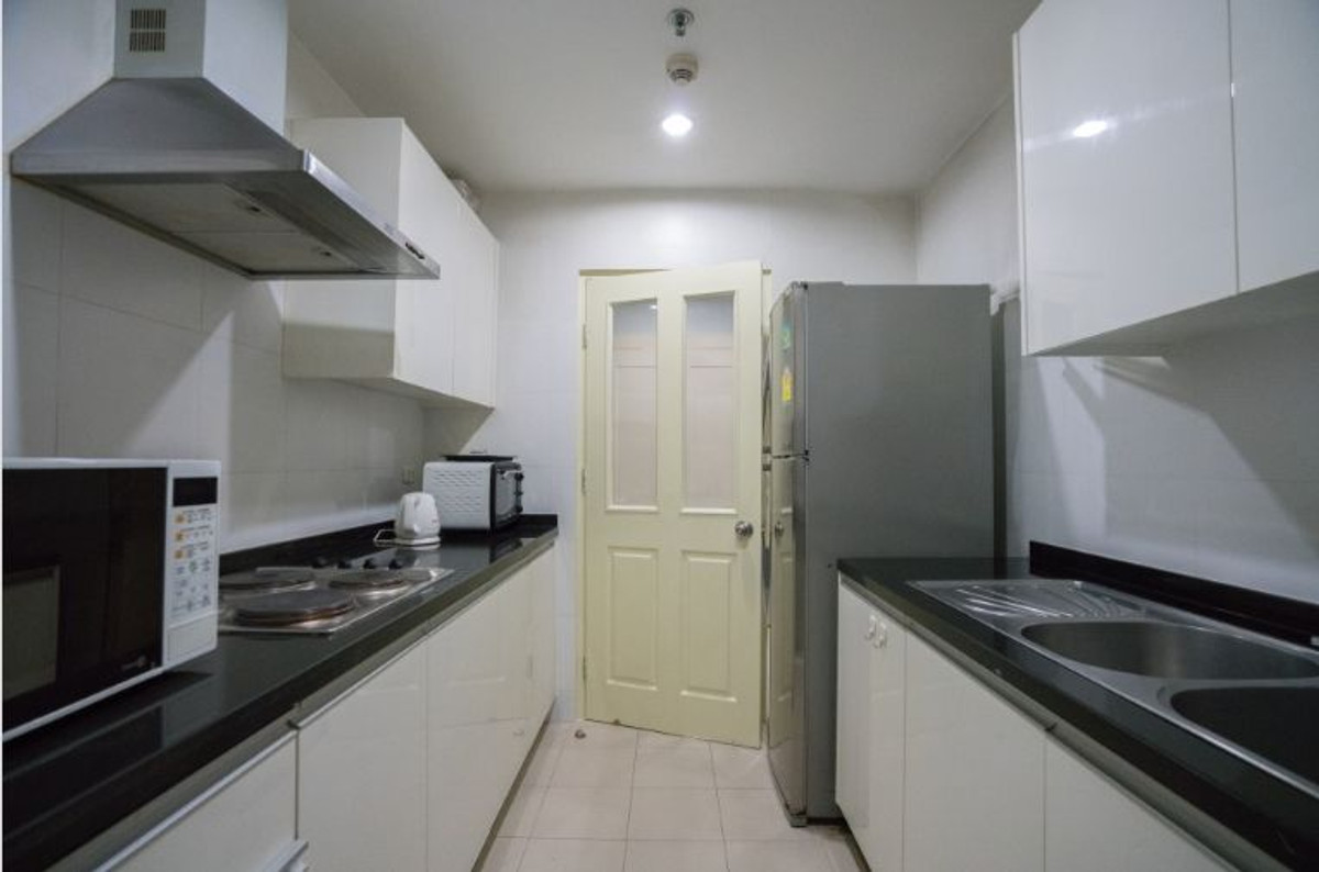 For RentCondoSukhumvit, Asoke, Thonglor : Condo Siri Residence Sukhumvit 24, convenient travel, has a shuttle, fully furnished. Empty room ready to move in!!