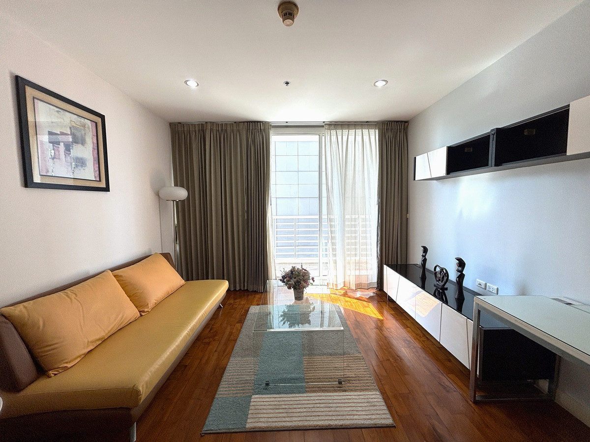 For RentCondoSukhumvit, Asoke, Thonglor : Condo Siri Residence Sukhumvit 24, convenient travel, has a shuttle, fully furnished. Empty room ready to move in!!