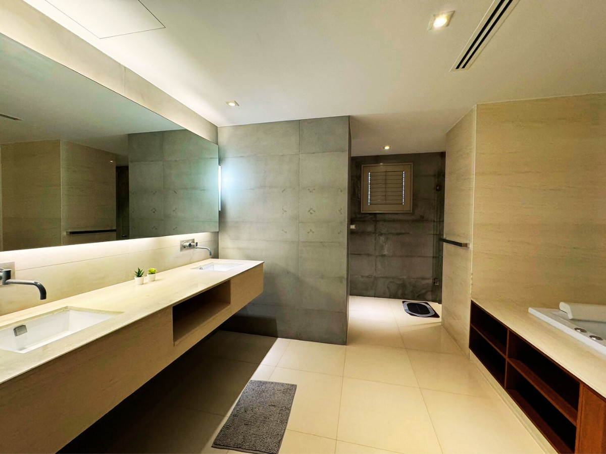 For RentCondoWitthayu, Chidlom, Langsuan, Ploenchit : 🌟 Ultra-Luxury Living in Ploenchit! FOR RENT: The Crest Ruamrudee – Massive 265.83 sq.m. Residence