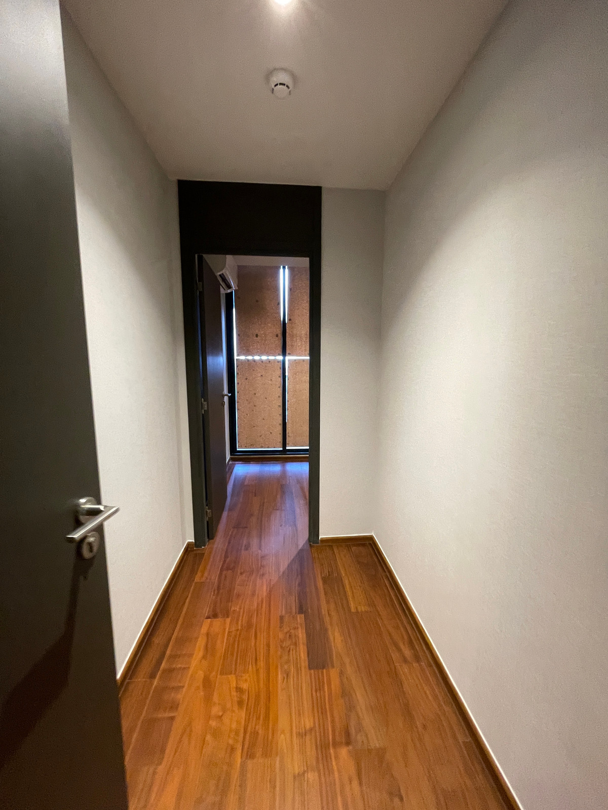 ขายคอนโดสาทร นราธิวาส : [ขาย] Rare Item! One Altitude เจริญกรุง คอนโด Ultra Luxury ความเป็นส่วนตัวสูงสุดเพียง 85 ยูนิต ใกล้ Shrewsbury International School เพียง 280 เมตร สัมผัสประสบการณ์การอยู่อาศัยที่เหนือระดับ บนทำเลศักยภาพ “เจริญกรุง-จันทน์“ ตอบโจทย์ครอบครัวยุคใหม่