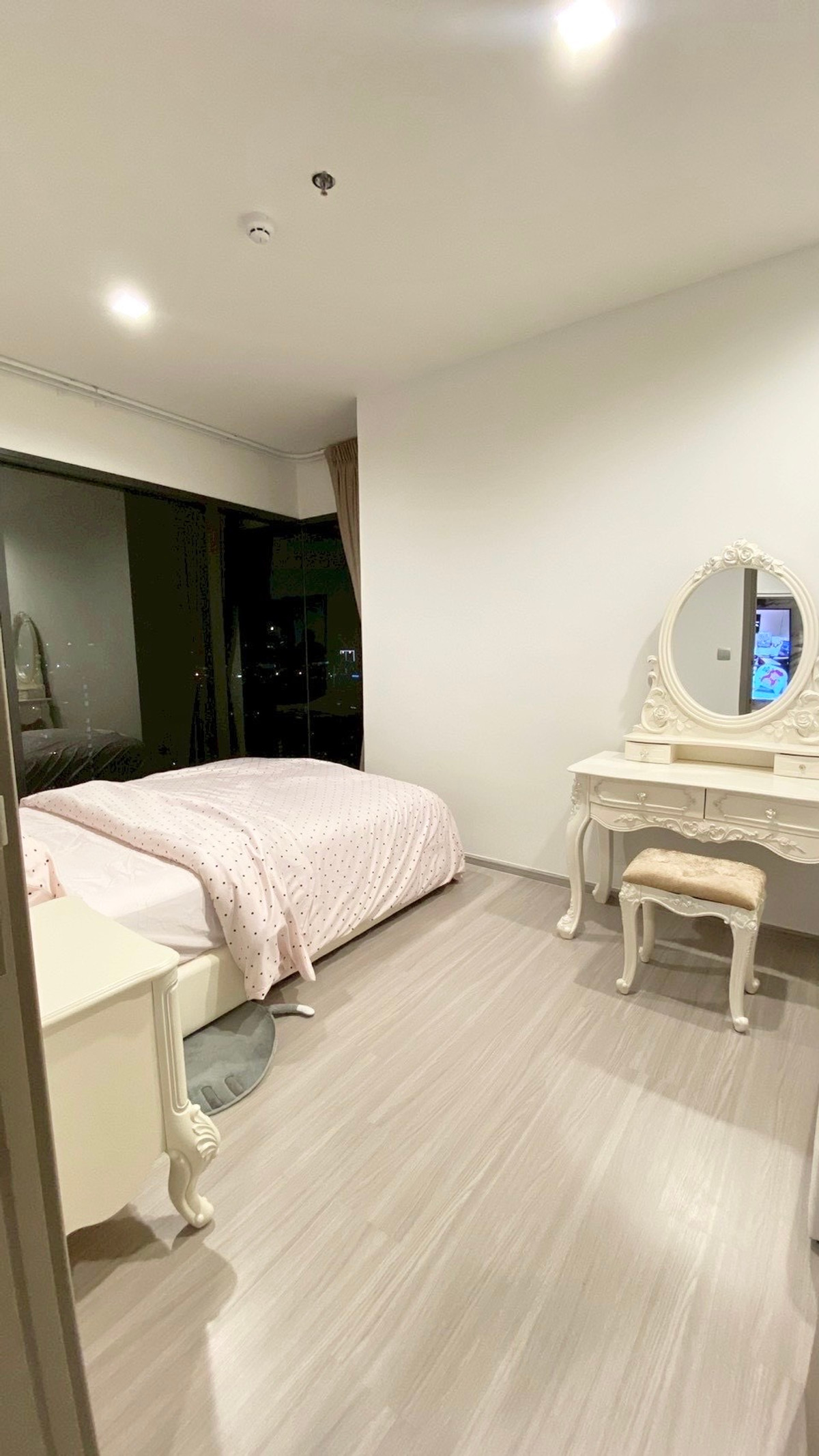 ให้เช่าคอนโดพระราม 9 เพชรบุรีตัดใหม่ RCA : ให้เช่า Life Asoke Hype ราคา 30,000 บาท [MKr260321]