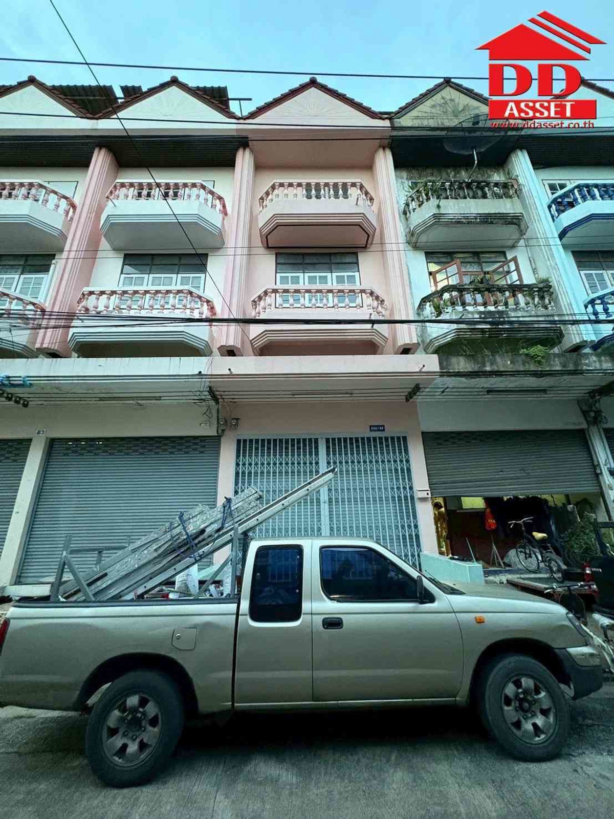 ให้เช่าอาคารพาณิชย์เสรีไทย-นิด้า : ให้เช่า อาคารพาณิชย์ 4 ชั้น ซอยเสรีไทย 32 รหัสทรัพย์ : T8236