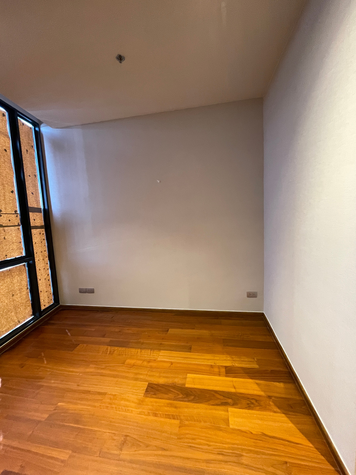 ขายคอนโดสาทร นราธิวาส : [ขาย] Rare Item! One Altitude เจริญกรุง คอนโด Ultra Luxury ความเป็นส่วนตัวสูงสุดเพียง 85 ยูนิต ใกล้ Shrewsbury International School เพียง 280 เมตร สัมผัสประสบการณ์การอยู่อาศัยที่เหนือระดับ บนทำเลศักยภาพ “เจริญกรุง-จันทน์“ ตอบโจทย์ครอบครัวยุคใหม่