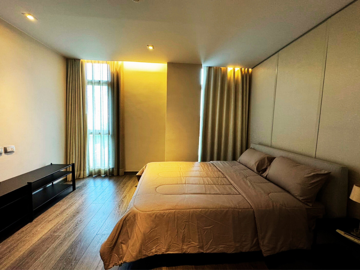 For RentCondoWitthayu, Chidlom, Langsuan, Ploenchit : 🌟 Ultra-Luxury Living in Ploenchit! FOR RENT: The Crest Ruamrudee – Massive 265.83 sq.m. Residence