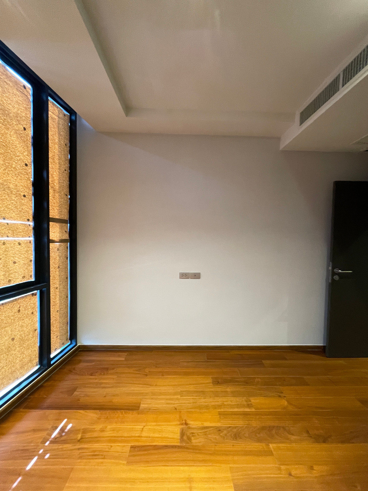 ขายคอนโดสาทร นราธิวาส : [ขาย] Rare Item! One Altitude เจริญกรุง คอนโด Ultra Luxury ความเป็นส่วนตัวสูงสุดเพียง 85 ยูนิต ใกล้ Shrewsbury International School เพียง 280 เมตร สัมผัสประสบการณ์การอยู่อาศัยที่เหนือระดับ บนทำเลศักยภาพ “เจริญกรุง-จันทน์“ ตอบโจทย์ครอบครัวยุคใหม่