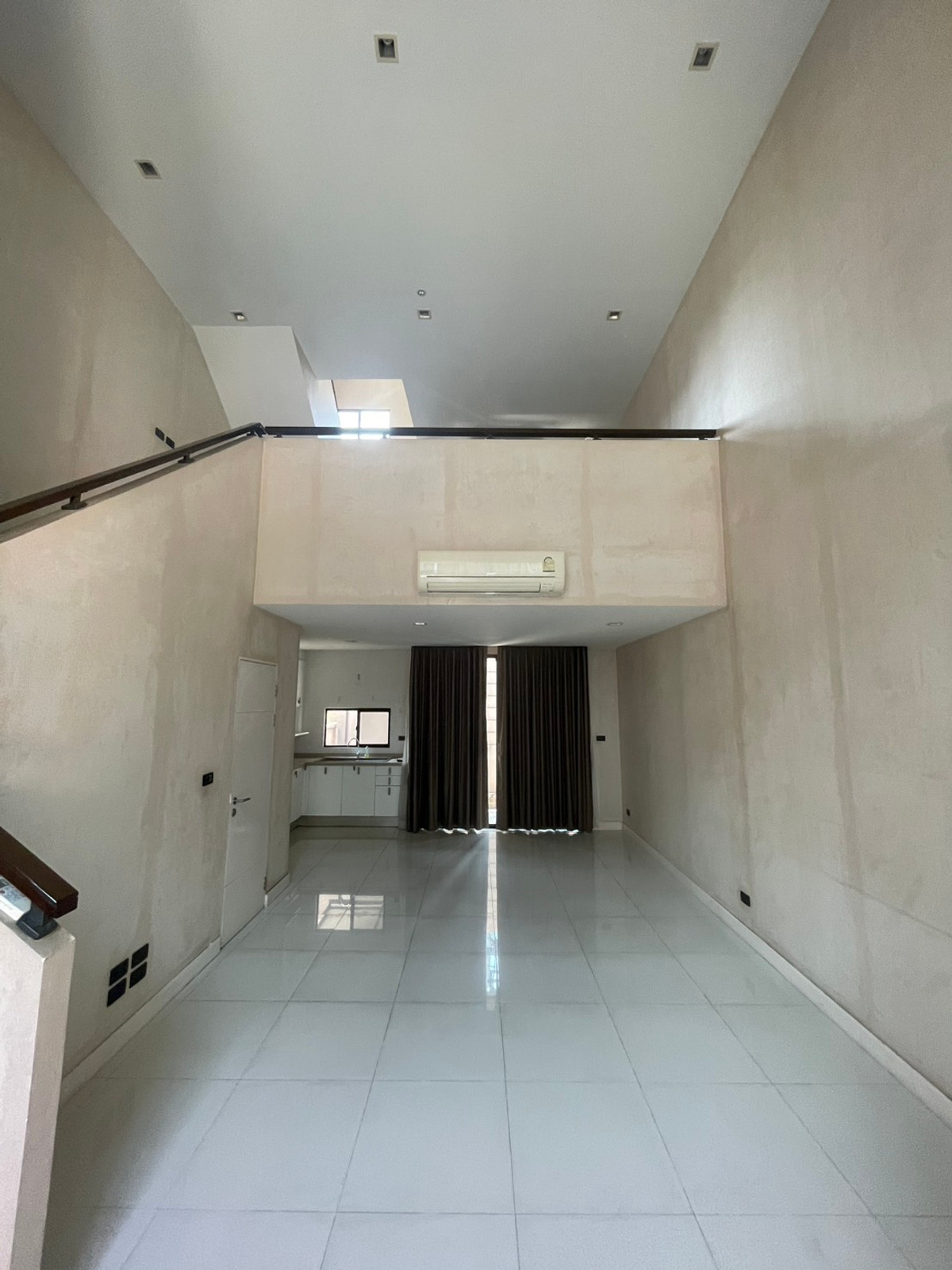 For RentTownhomeKasetsart, Ratchayothin : Townhome for rent, Baan Klang Muang Ratchayothin, near Major Ratchayothin. Central Ladprao, BTS, can enter and exit Phahon.