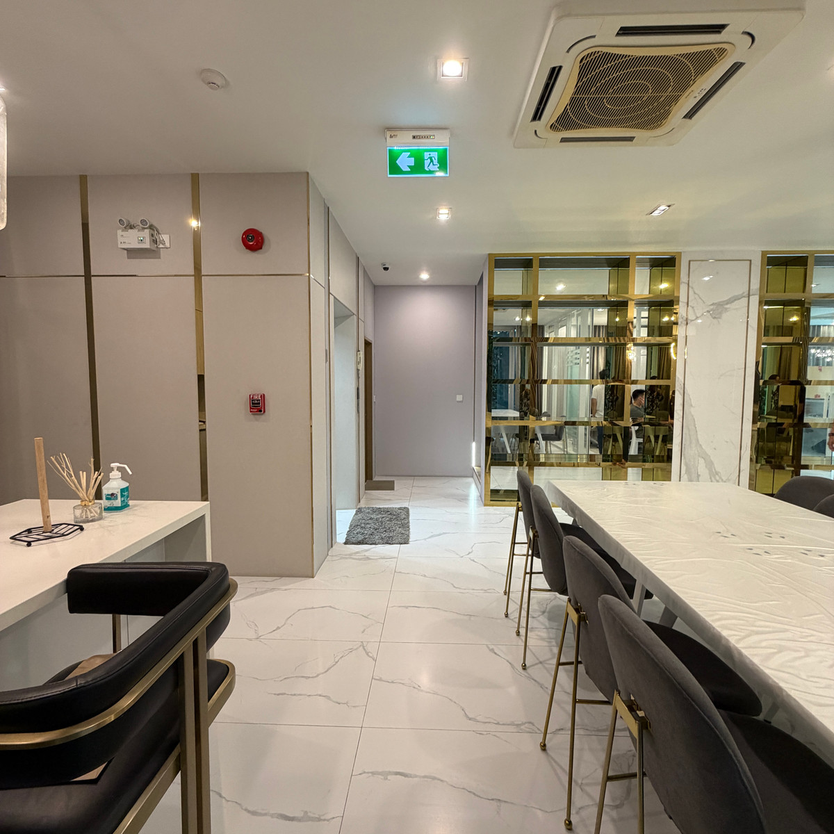 ขายบ้านโชคชัย4 ลาดพร้าว71 : ขายHome Office 5 ชั้น พร้อมลิฟท์ ติดห้างแบบเดินถึง — โซนเลียบด่วนรามอินทรา