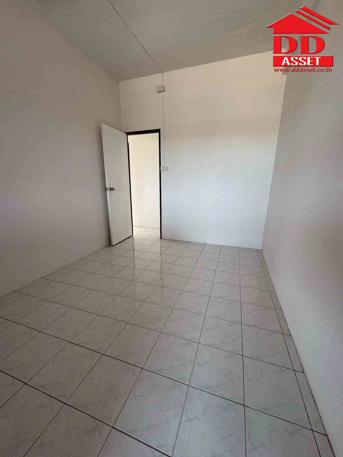 ให้เช่าอาคารพาณิชย์เสรีไทย-นิด้า : ให้เช่า อาคารพาณิชย์ 4 ชั้น ซอยเสรีไทย 32 รหัสทรัพย์ : T8236