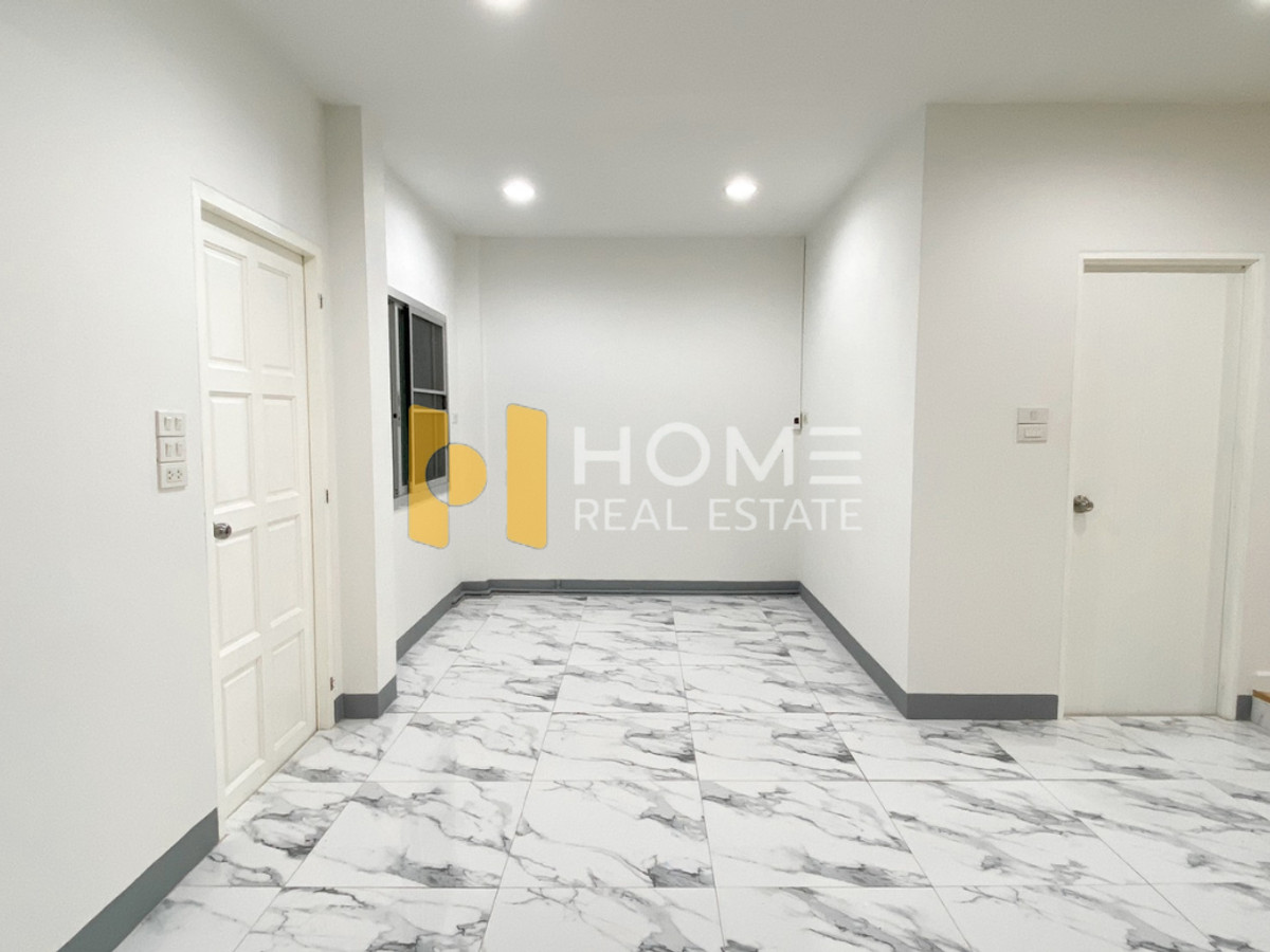 ขายทาวน์โฮมเลียบทางด่วนรามอินทรา : หมู่บ้าน 84 แมนชั่น / 4 ห้องนอน (ขาย), Moo Baan 84 Mansion / 4 Bedrooms (FOR SALE) FAHS040