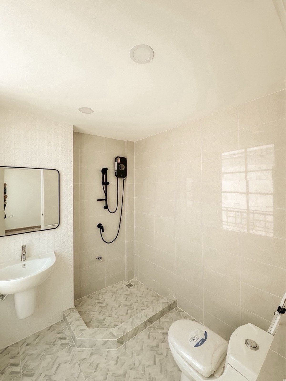 ขายทาวน์โฮมเลียบทางด่วนรามอินทรา : ขาย🏢 โฮมออฟฟิศ 4 ชั้น รีโนเวทใหม่ทั้งหลัง ทำเลพระราม 9 – ลาดพร้าว