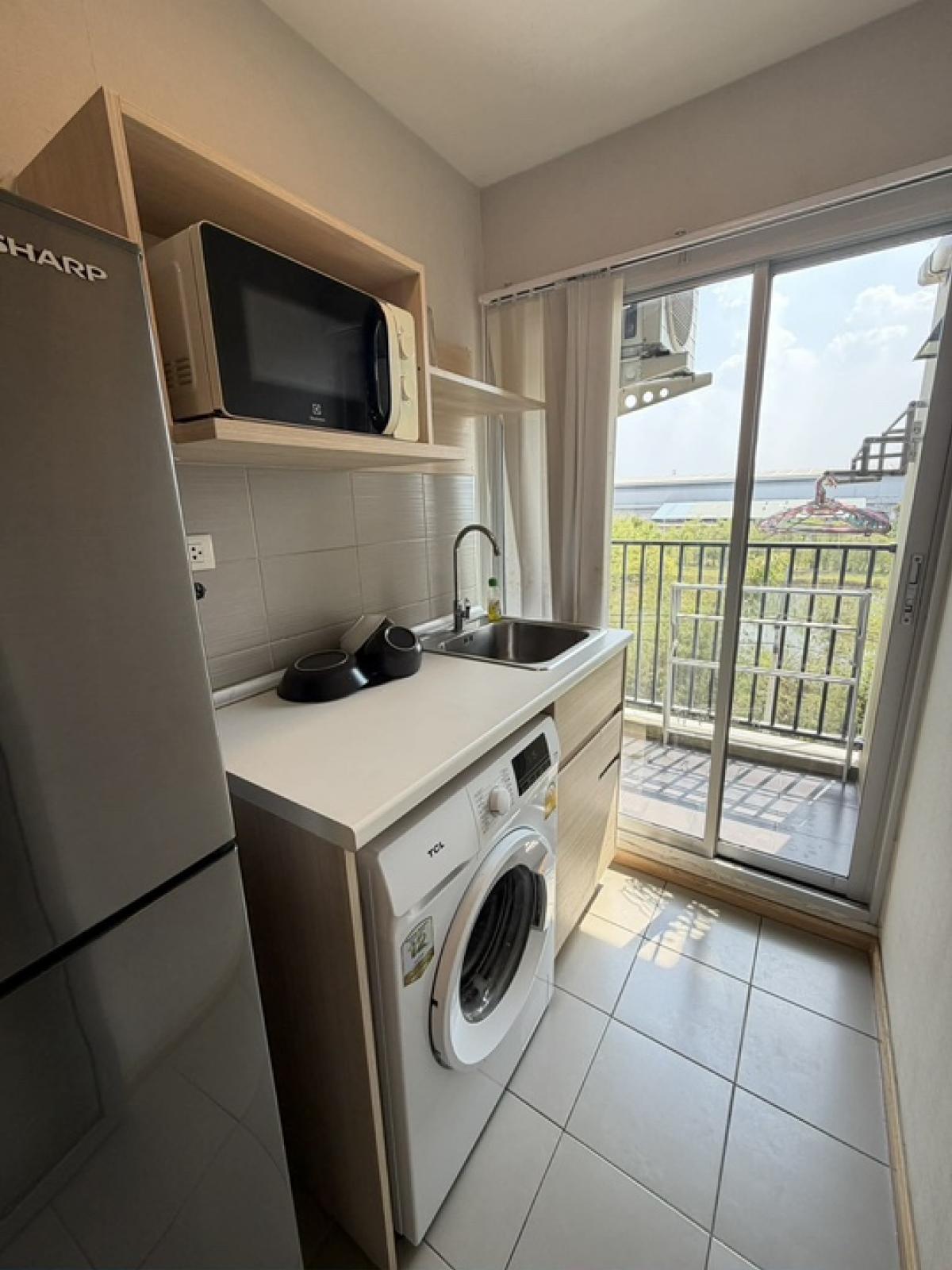 ให้เช่าคอนโดปทุมธานี รังสิต ธรรมศาสตร์ : พร้อมอยู่ Plum Condo Rangsit Alive 1 ห้องสวย!! เฟอร์นิเจอร์ครบ!! สัญญา2ปี ลดเหลือ 8,500.-