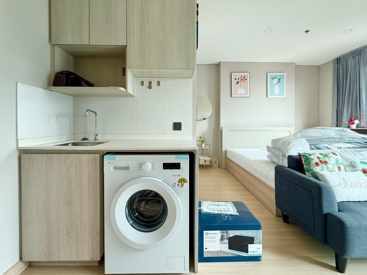 ขายคอนโดเกษตรศาสตร์ รัชโยธิน : ขายด่วน!!  ราคาถูก 🌈✨  Lumpini Park Phahol 32 (1 Studio , 24.5 ตร.ม.) เพียง 2.59 MB เท่านั้น!!  ห้องพร้อมเฟอร์นิเจอร์ โทร 092-2462653 Donut