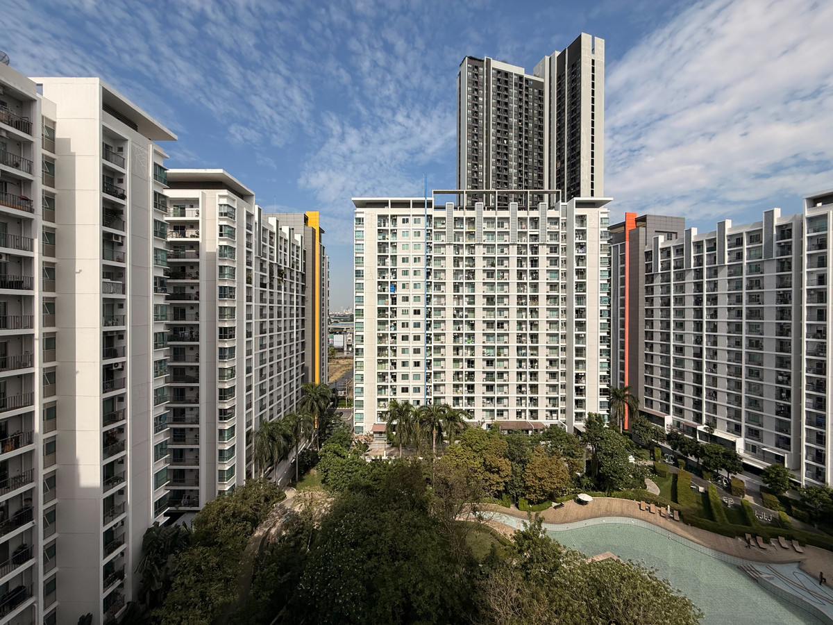 For RentCondoPattanakan, Srinakarin : FOR RENT 	The Parkland Srinakarin **Corner Room**Ready to Move in**