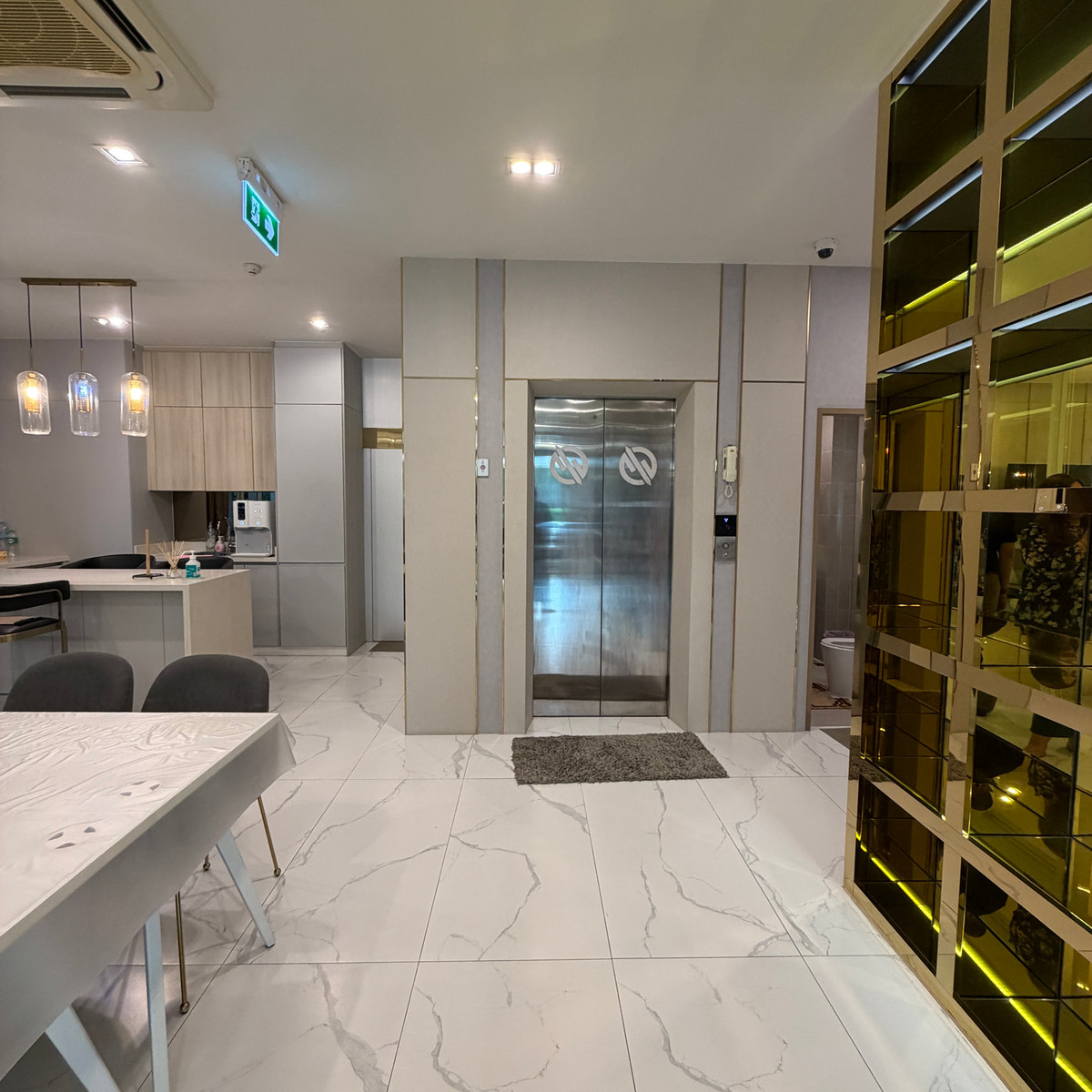 ขายบ้านโชคชัย4 ลาดพร้าว71 : ขายHome Office 5 ชั้น พร้อมลิฟท์ ติดห้างแบบเดินถึง — โซนเลียบด่วนรามอินทรา