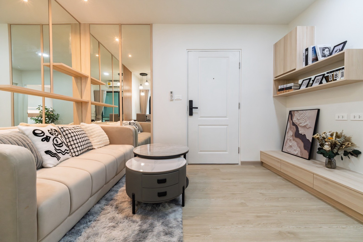 For SaleCondoBangna, Bearing, Lasalle : K-6801 Beautiful room, newly decorated, near BTS Bearing, urgent sale! I Condo Sukhumvit 105 ready to move in