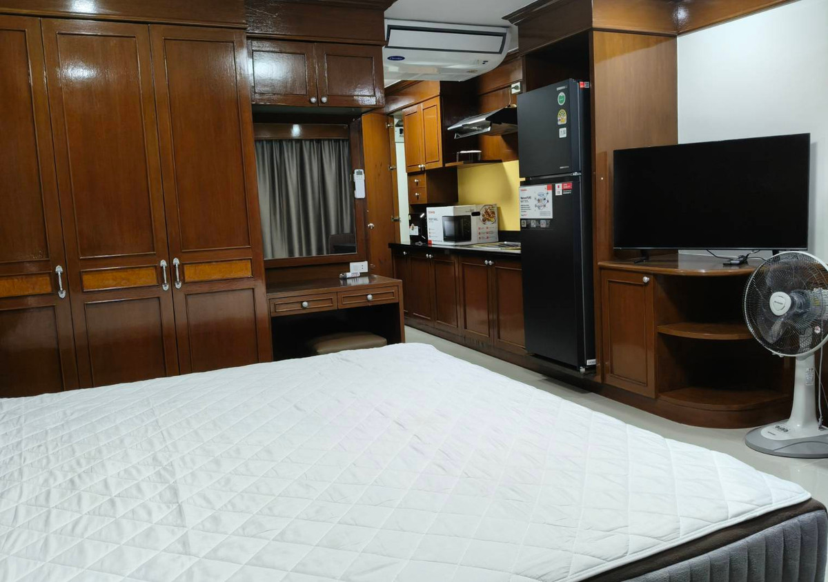 For RentCondoNana, North Nana,Sukhumvit13, Soi Nana : 🍁🌹 Sukhumvit Suite 🌹🍁 1 Bed 1 Bath, Rental 18,000 Baht