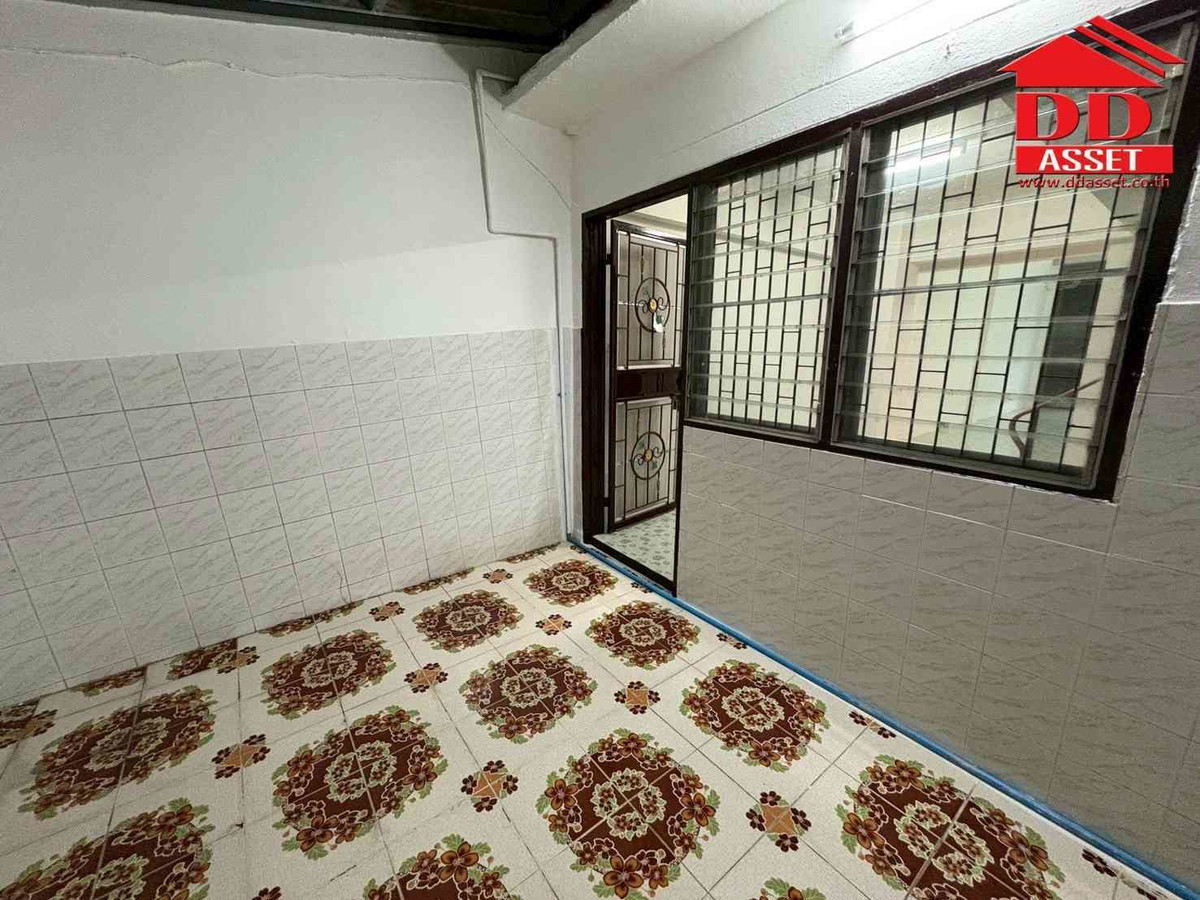 ให้เช่าอาคารพาณิชย์เสรีไทย-นิด้า : ให้เช่า อาคารพาณิชย์ 4 ชั้น ซอยเสรีไทย 32 รหัสทรัพย์ : T8236