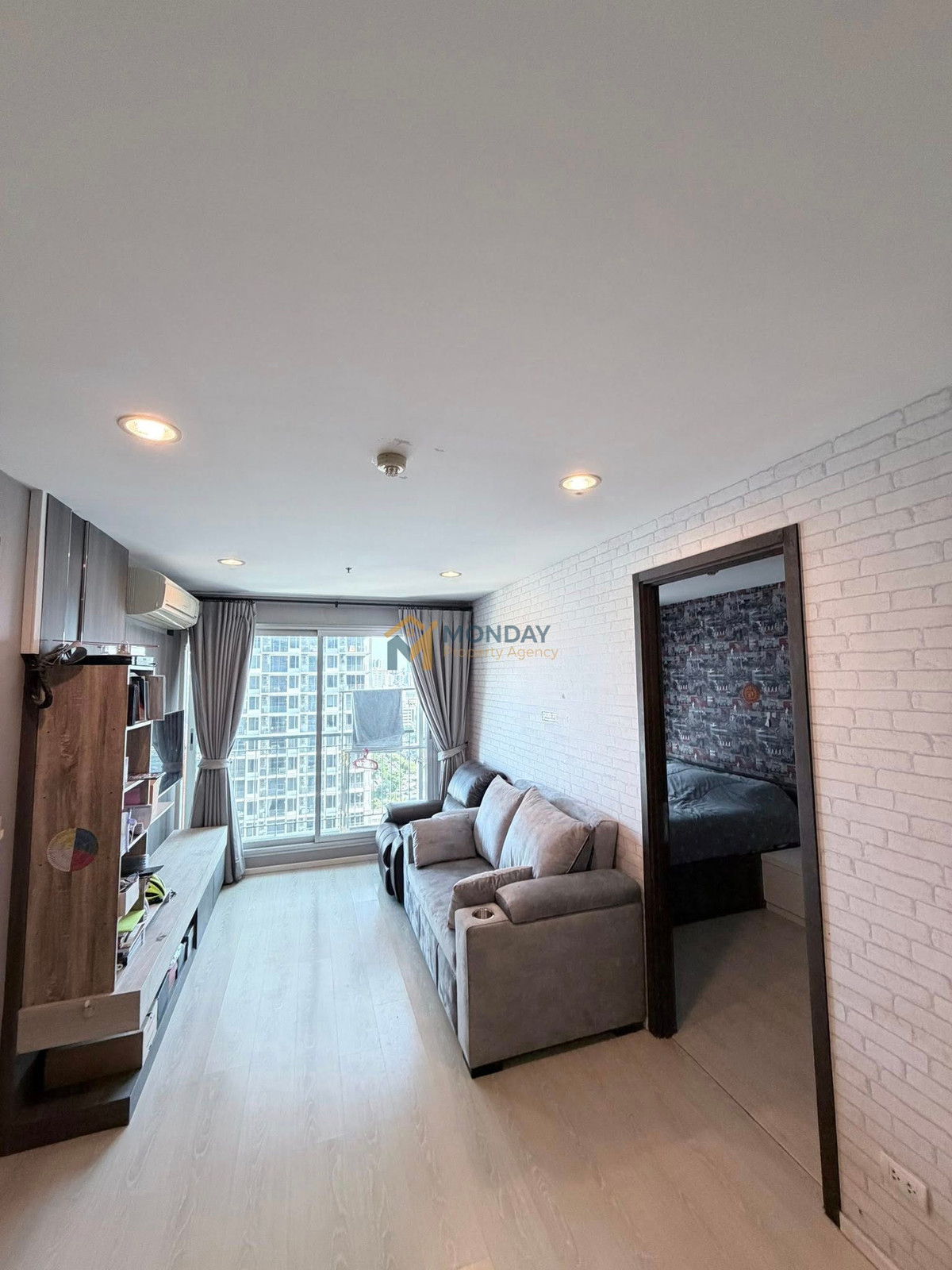 For RentCondoSathorn, Narathiwat : 🔥 Available Now! Ready to Move In! Washing Machine Included. Rhythm Sathorn-Narathiwat. Book Before It's Gone! 🔥 MD-26028524