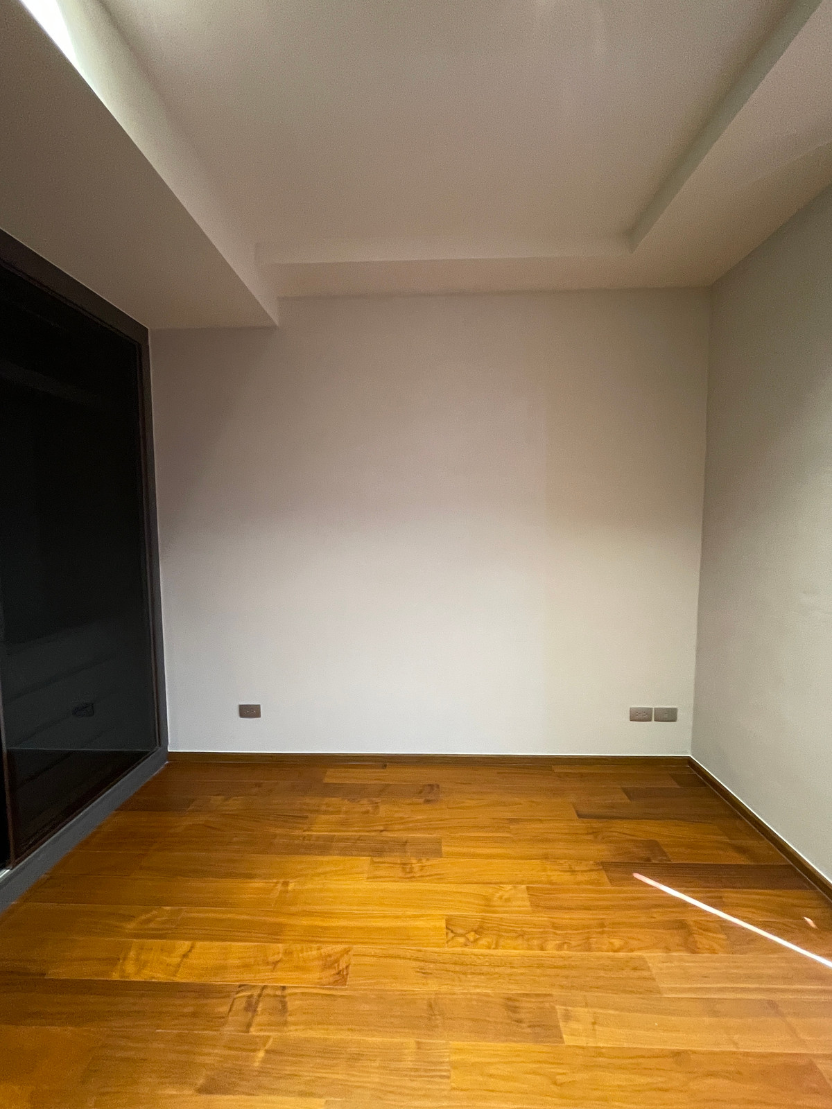 ขายคอนโดสาทร นราธิวาส : [ขาย] Rare Item! One Altitude เจริญกรุง คอนโด Ultra Luxury ความเป็นส่วนตัวสูงสุดเพียง 85 ยูนิต ใกล้ Shrewsbury International School เพียง 280 เมตร สัมผัสประสบการณ์การอยู่อาศัยที่เหนือระดับ บนทำเลศักยภาพ “เจริญกรุง-จันทน์“ ตอบโจทย์ครอบครัวยุคใหม่