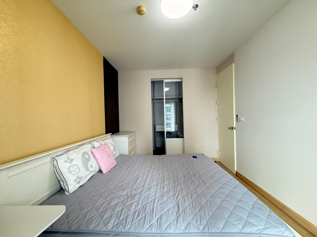 For RentCondoPattanakan, Srinakarin : FOR RENT 	The Parkland Srinakarin **Corner Room**Ready to Move in**