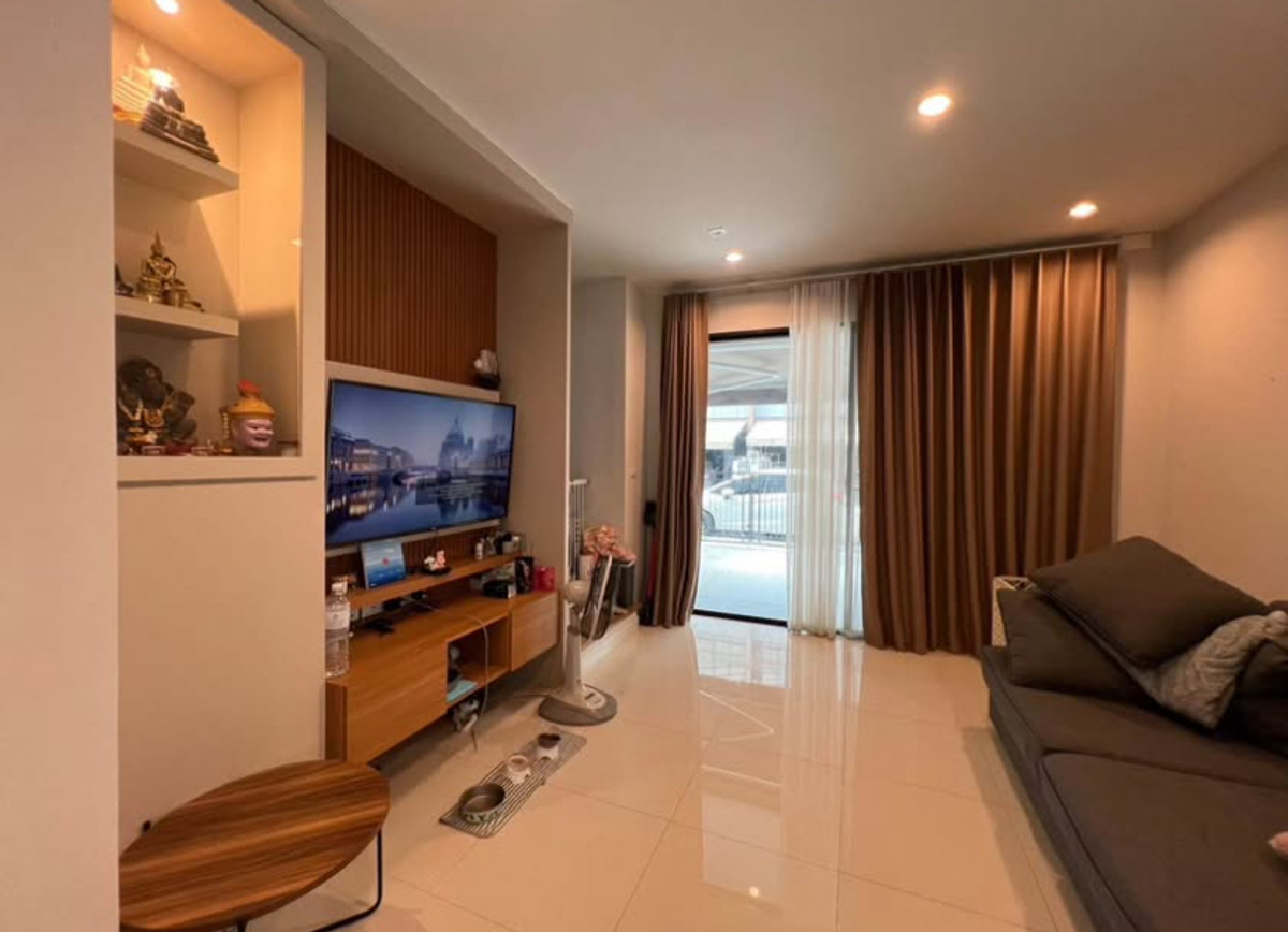 ทาวน์โฮมพระราม 5 ราชพฤกษ์ บางกรวย : ขาย / ให้เช่าทาวน์โฮมหรู บ้านกลางเมือง ราชพฤกษ์ ติดถนน ตรงข้าม Central Westville