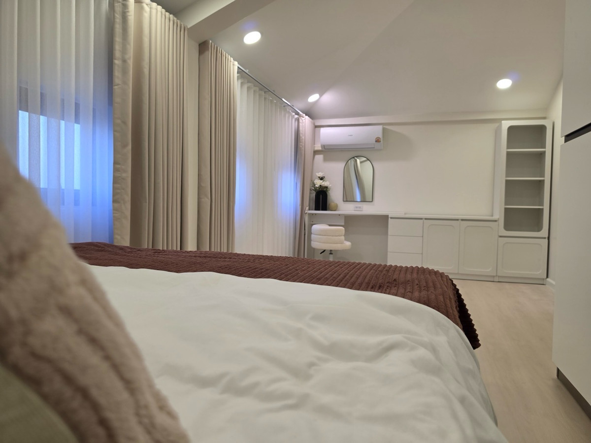 ขายคอนโดอ่อนนุช อุดมสุข : K-6807 ขายด่วน🔥🔥 ! ห้องใหญ่ style duplex ตกแต่งใหม่ Eastwood อ่อนนุช พร้อมอยู่