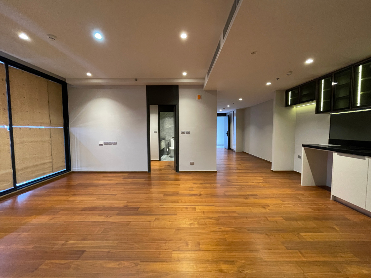 ขายคอนโดสาทร นราธิวาส : [ขาย] Rare Item! One Altitude เจริญกรุง คอนโด Ultra Luxury ความเป็นส่วนตัวสูงสุดเพียง 85 ยูนิต ใกล้ Shrewsbury International School เพียง 280 เมตร สัมผัสประสบการณ์การอยู่อาศัยที่เหนือระดับ บนทำเลศักยภาพ “เจริญกรุง-จันทน์“ ตอบโจทย์ครอบครัวยุคใหม่