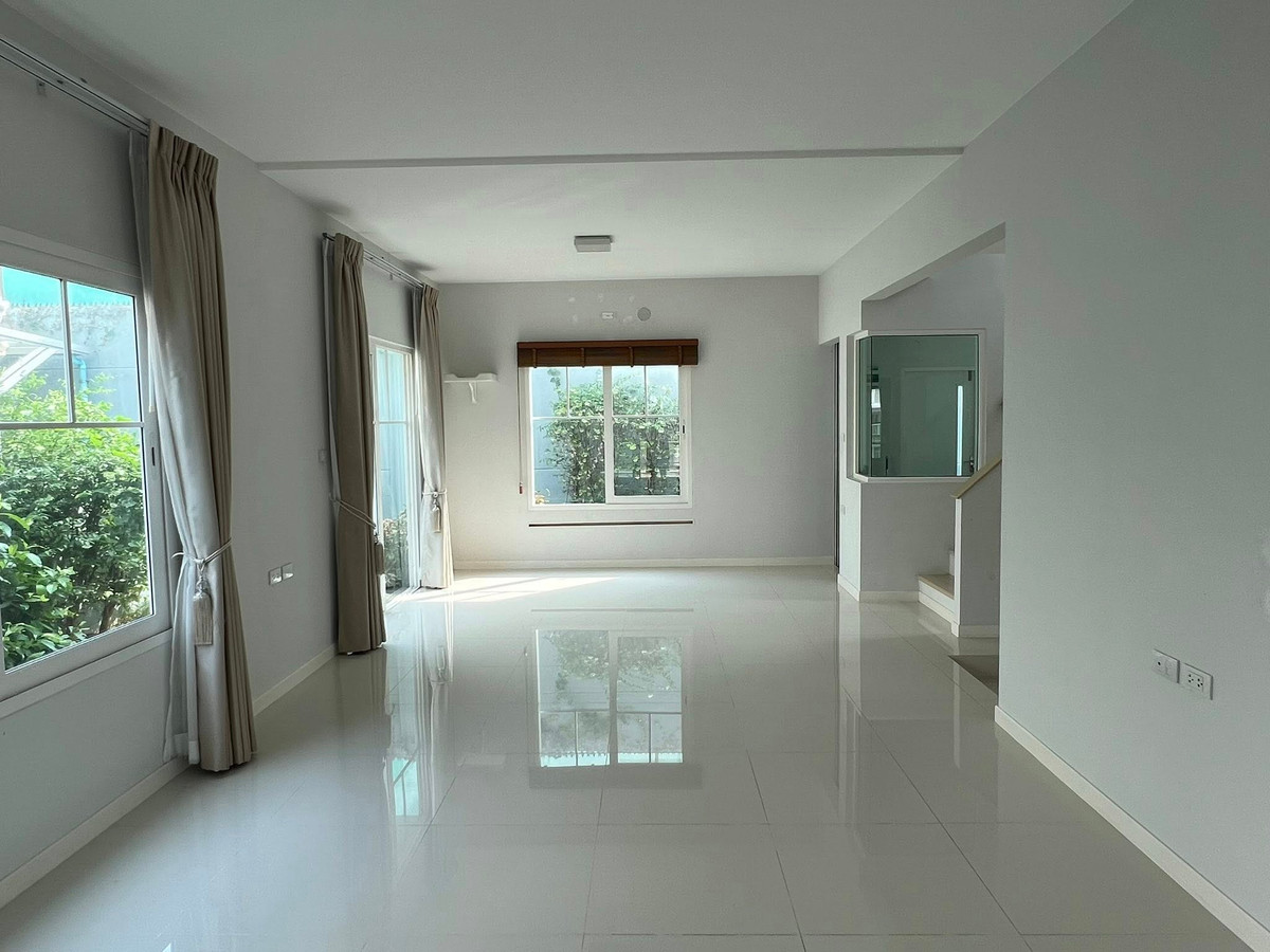 For RentHouseSamut Prakan,Samrong : Villaggio Bangna - Theparak / 3 bedrooms (FOR RENT), Villaggio Bangna - Theparak / 3 Bedrooms (FOR RENT) YOK111