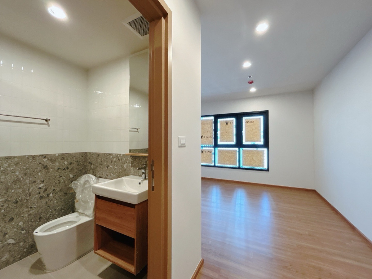 For SaleCondoLadprao, Central Ladprao : Last house‼️ The Line Vibe size 65.65 Sq.m 2 bed 2 bath only 7.79 MB contact 086-795-9997 Jimmy