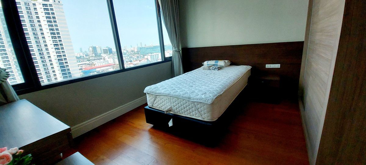 For RentCondoSukhumvit, Asoke, Thonglor : Condo Bright Sukhumvit 24, convenient travel, close to BTS, has a shuttle, fully furnished, ready to move in!!