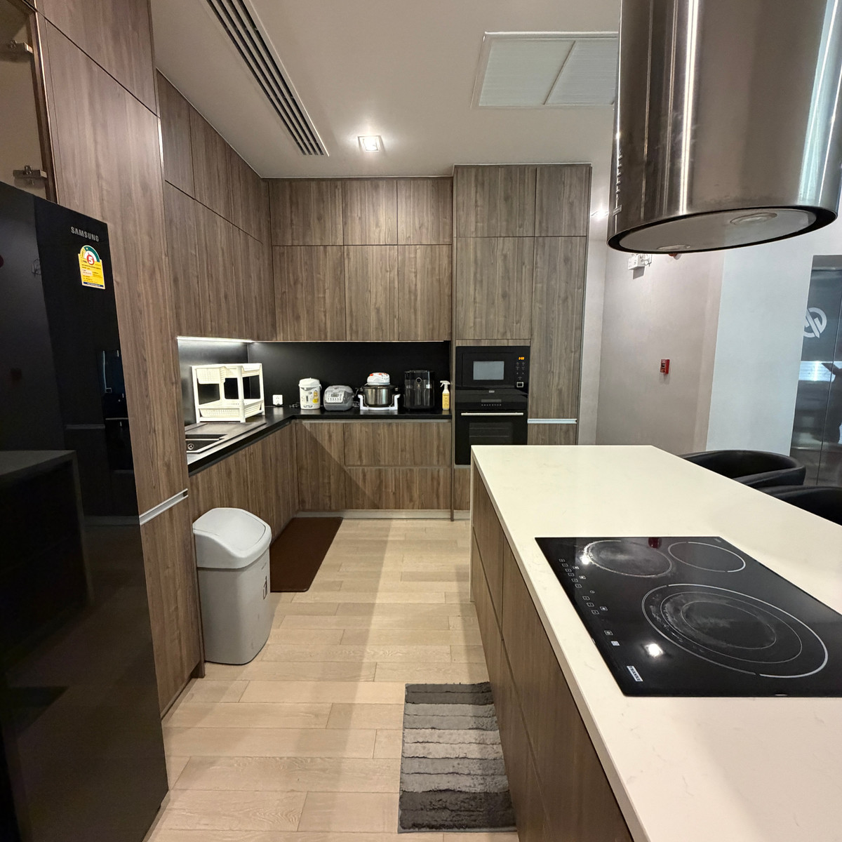 ขายบ้านโชคชัย4 ลาดพร้าว71 : ขายHome Office 5 ชั้น พร้อมลิฟท์ ติดห้างแบบเดินถึง — โซนเลียบด่วนรามอินทรา