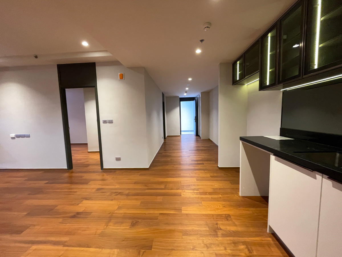 ขายคอนโดสาทร นราธิวาส : [ขาย] Rare Item! One Altitude เจริญกรุง คอนโด Ultra Luxury ความเป็นส่วนตัวสูงสุดเพียง 85 ยูนิต ใกล้ Shrewsbury International School เพียง 280 เมตร สัมผัสประสบการณ์การอยู่อาศัยที่เหนือระดับ บนทำเลศักยภาพ “เจริญกรุง-จันทน์“ ตอบโจทย์ครอบครัวยุคใหม่