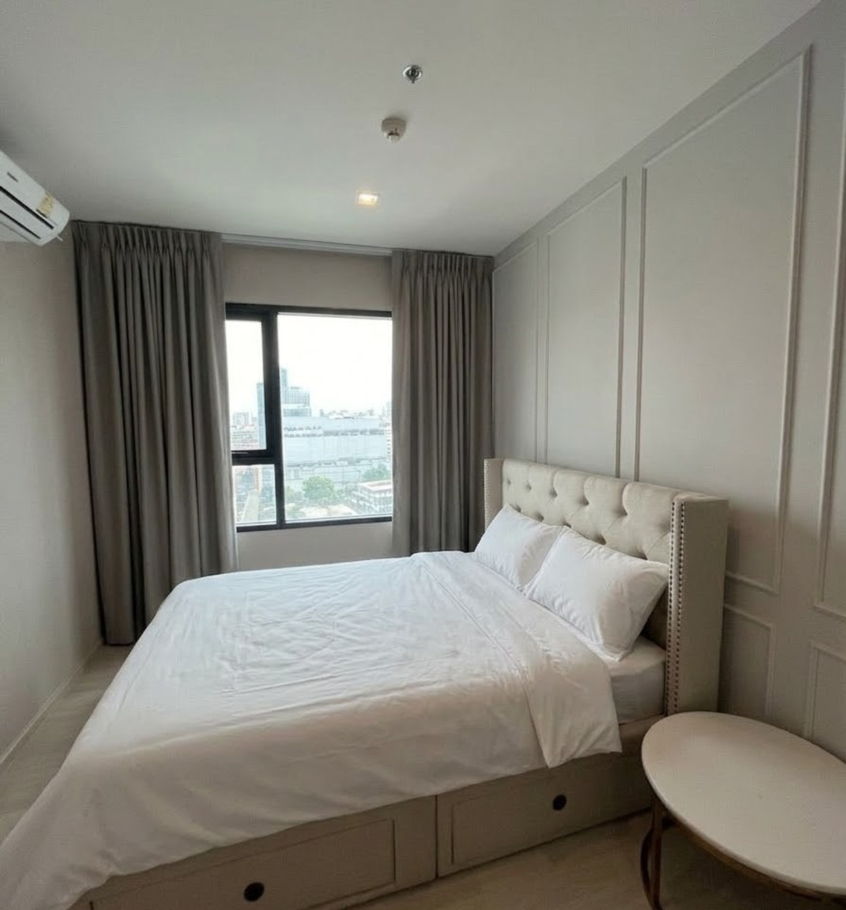 For RentCondoWitthayu, Chidlom, Langsuan, Ploenchit : For rent Life One Wireless, beautiful room, fully decorated, very cozy, city view, convenient travel.