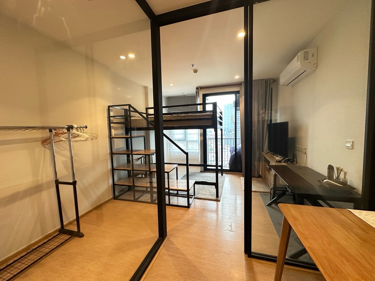 ให้เช่าคอนโดสุขุมวิท อโศก ทองหล่อ : For Rent: MARU Ekkamai 2 (Pet Friendly 🐶🐱)
🔥 ห้องสวย ปล่อยด่วน โอกาสหายาก!
📍ชั้น 18 | ขนาด 30 ตร.ม.ใกล้ BTS เอกมัย เพียง 500 เมตรราคาเช่า 25,000 บาท/เดือน
ห้องแต่งครบ พร้อมอยู่ทันที