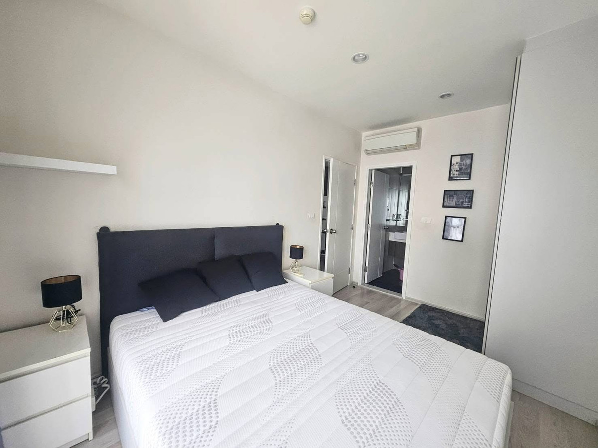 For RentCondoRatchadapisek, Huaikwang, Suttisan : Condo for rent, only 150 meters to MRT Huai Khwang | Centric Huaykhwang Station | Extra large room✨ near Central Plaza Rama 9