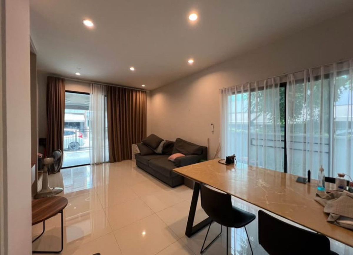 ทาวน์โฮมพระราม 5 ราชพฤกษ์ บางกรวย : ขาย / ให้เช่าทาวน์โฮมหรู บ้านกลางเมือง ราชพฤกษ์ ติดถนน ตรงข้าม Central Westville