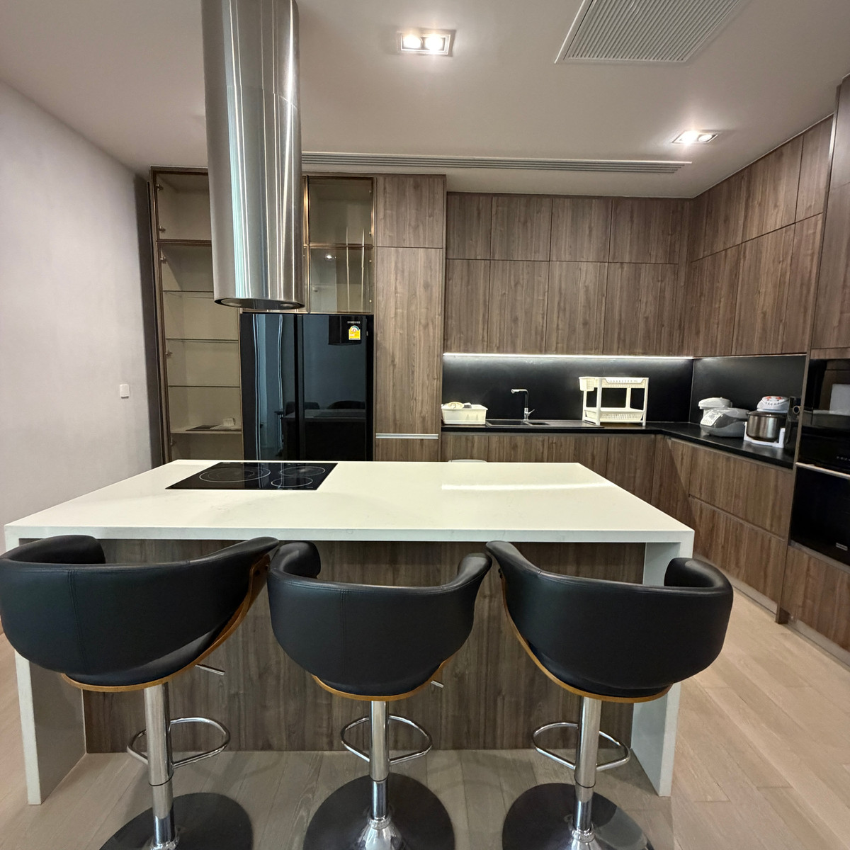 ขายบ้านโชคชัย4 ลาดพร้าว71 : ขายHome Office 5 ชั้น พร้อมลิฟท์ ติดห้างแบบเดินถึง — โซนเลียบด่วนรามอินทรา