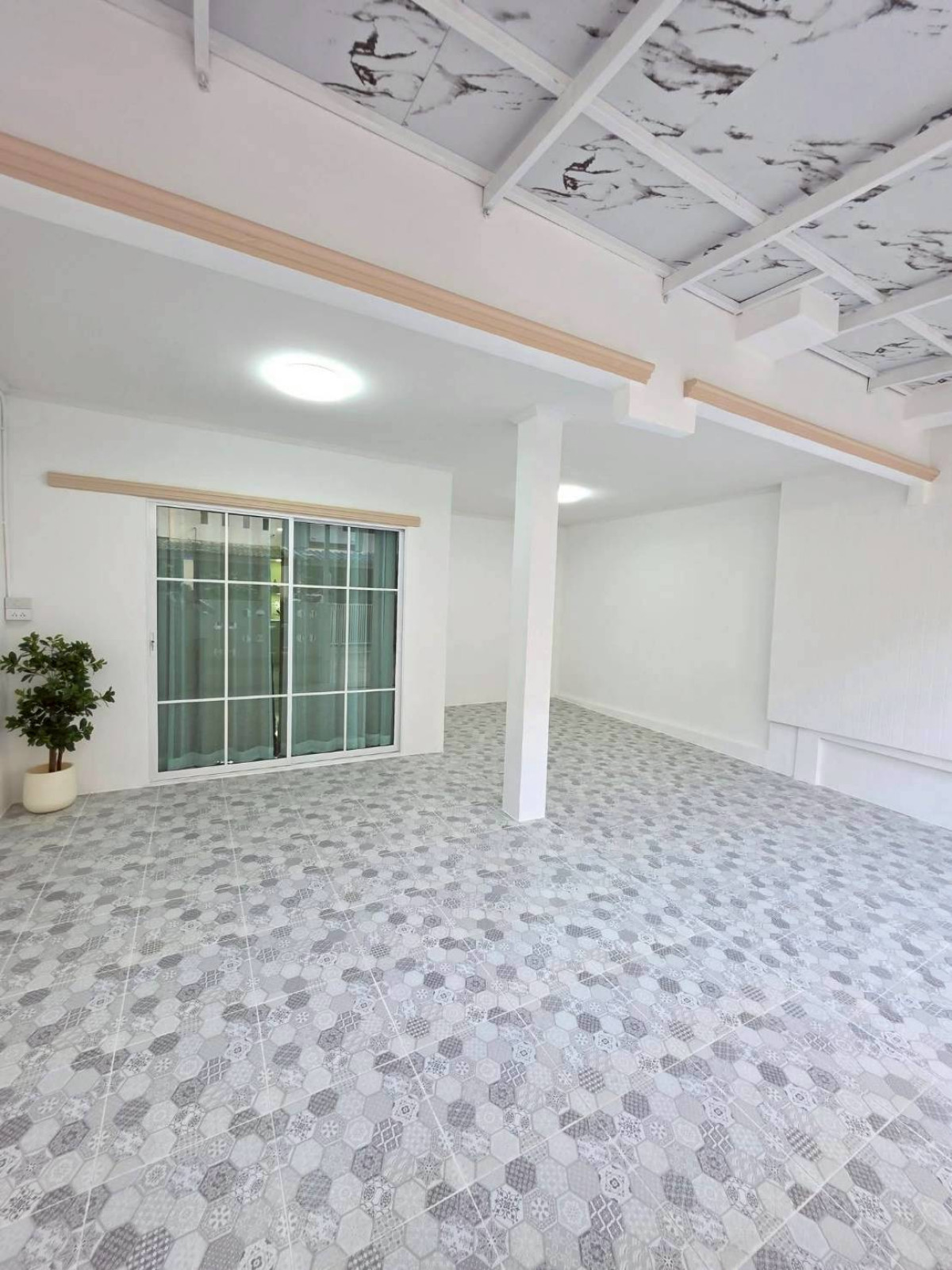 For SaleTownhomePathum Thani,Rangsit, Thammasat : For Sale Townhouse/Townhome , Baan Fah Rangsit, Khlong 4 , newly renovated , Bueng Yitho , Thanyaburi , Pathum Thani , CX-148869